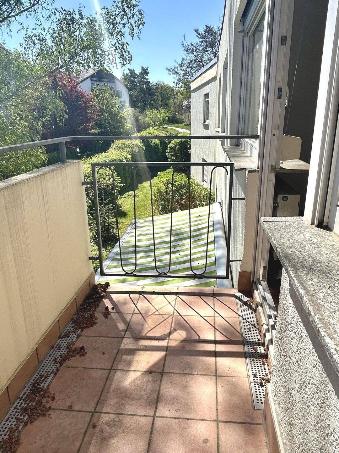 Freie 3-Zi.-Wohnung mit kleinem Balkon in attraktiver Lage, renovierungsbedürftig, TG-Stellplatz – Stuttgart – Vorschaubild 5