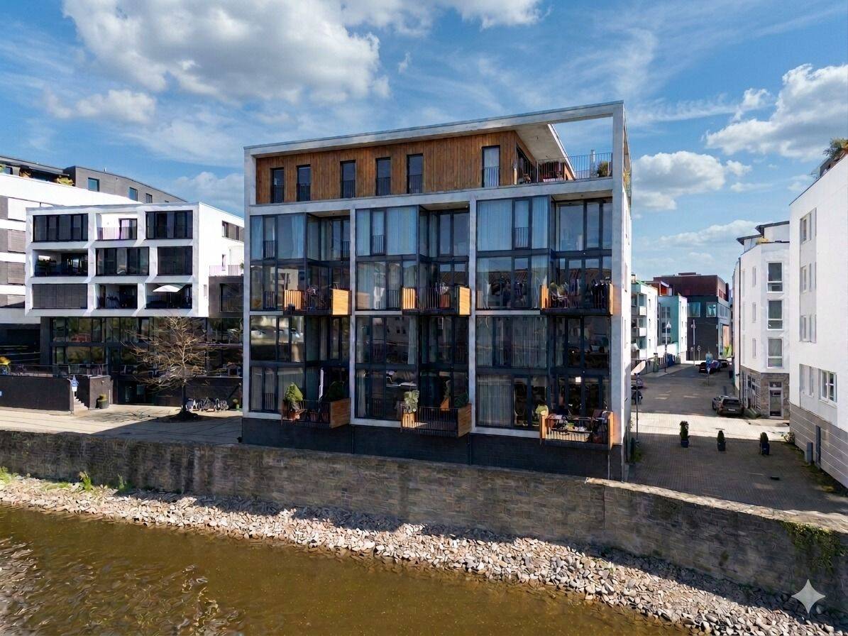 Exklusives Wohnen direkt an der Fulda! Lichtdurchflutete Maisonettewohnung mit Wasserblick in Kassel-Unterneustadt