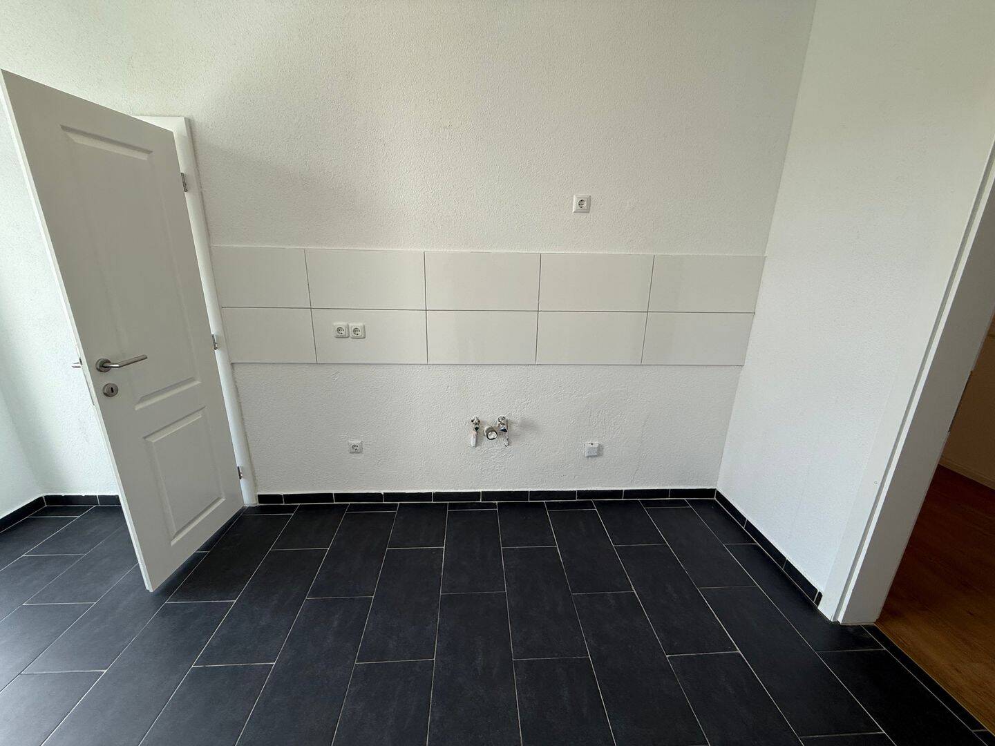 Heimkommen und Wohlfühlen* sep. WC* modern saniert* Balkon* im 2.OG – Chemnitz – Vorschaubild 9