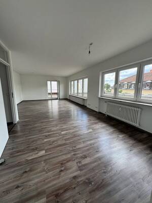 4ZKB - Wohlfühlen in zentraler Lage mit großzügiger Terrasse / Loggia
