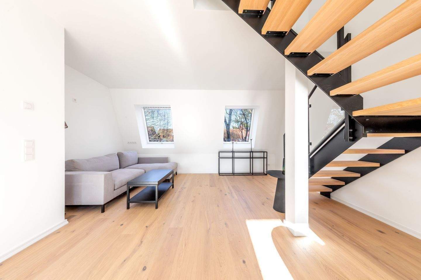 Courtagefreie Dachgeschoss-Maisonettewohnung in Winterhude – Hamburg – Vorschaubild 4