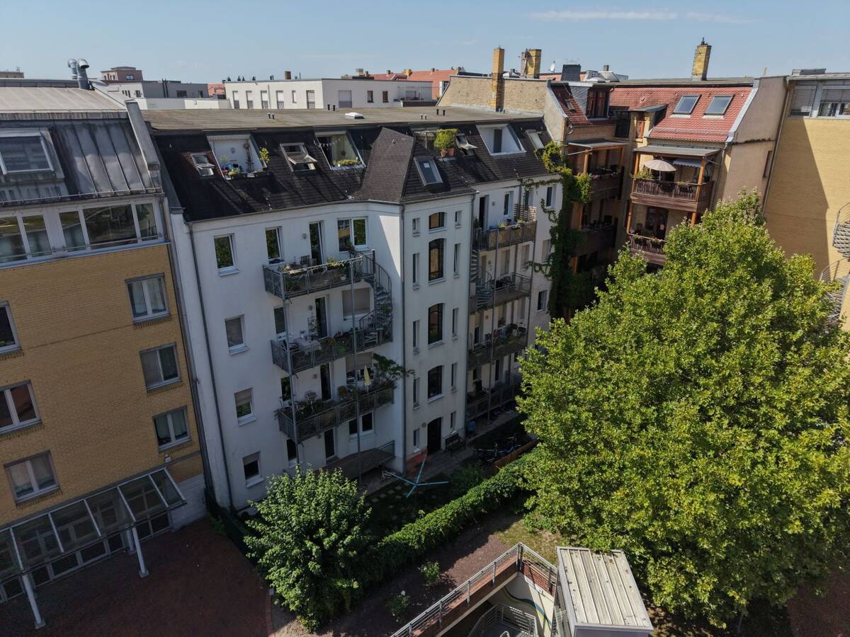 WOHNEN AM KARL-HEINE-KANAL // Attraktive 2-Zimmer-Wohnung mit Balkon im Trendviertel Plagwitz – 4229 Leipzig – Bild 1 von 9