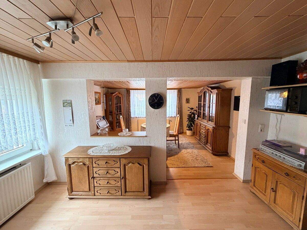 !PROVISIONSFREI! Haus in Staufenberg-Sichelnstein: 313 m² Wohnfläche / 9-10 Zimmer ++ 3 Küchen, 2 Balkone, Wintergarten Fahrstuhl, Doppelgarage & Stel – Staufenberg – Vorschaubild 7