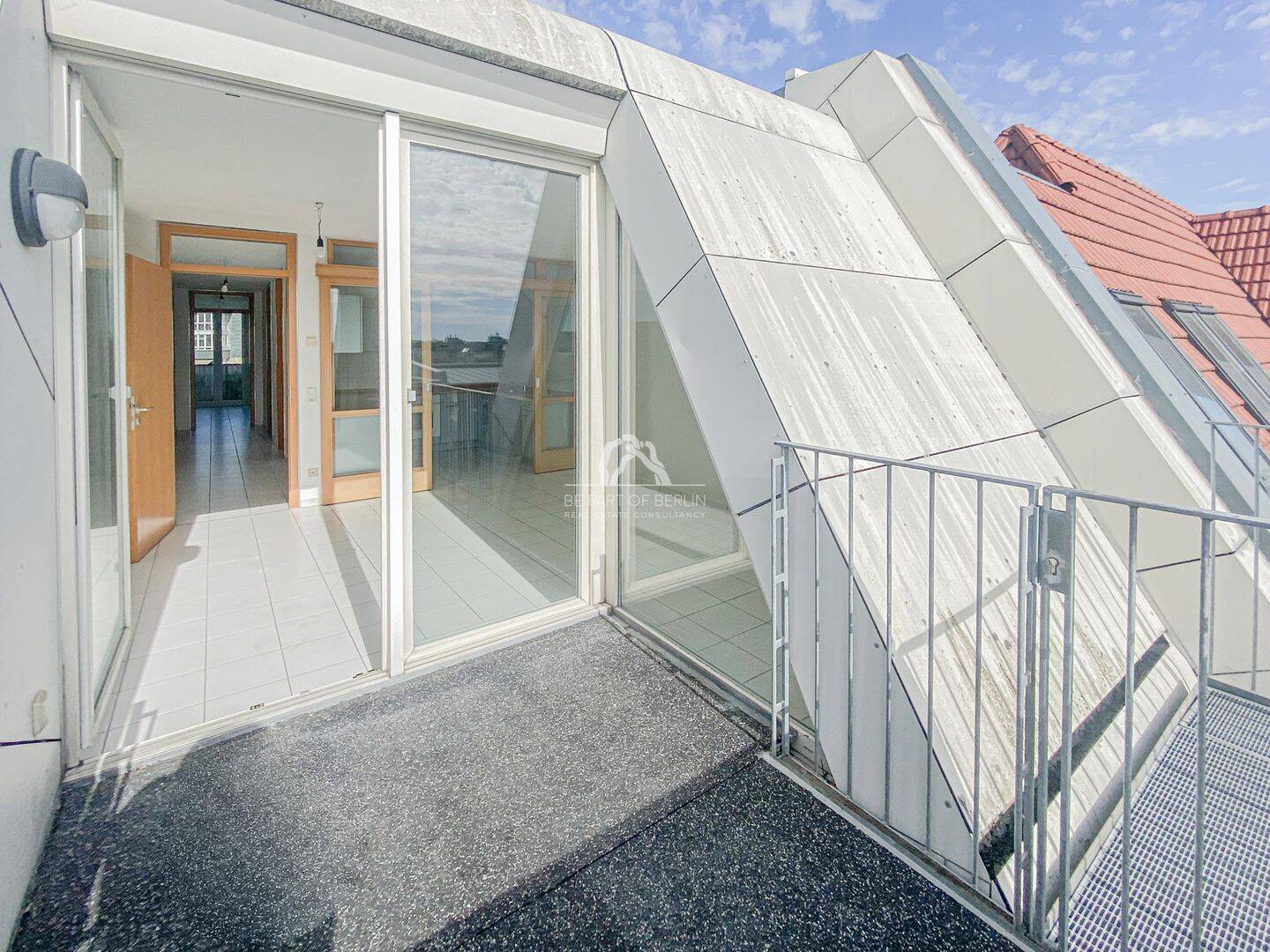 AUßERGEWÖHNLICH! EINMALIG SCHÖNE DG-WOHNUNG MIT DACHTERRASSE, 2 BALKONEN & AUFZUG! PROVISIONSFREI! – Berlin – Vorschaubild 5
