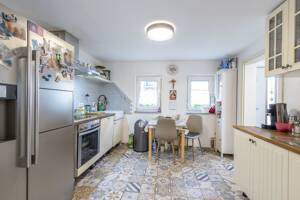 Einfamilienhaus in Stuttgart-Ost: Gewölbekeller, überdachte Terrasse und 2 Bäder – 70186 Stuttgart – Vorschaubild 4