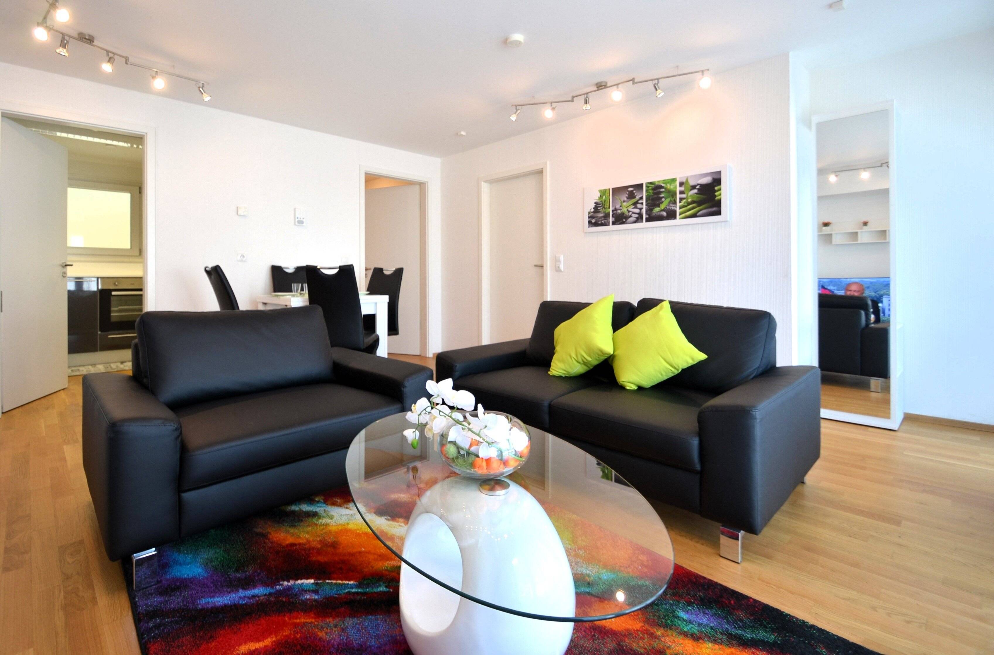 Geräumige 2-Zimmer-Wohnung, möbliert & komplett ausgestattet, zentral in Mörfelden