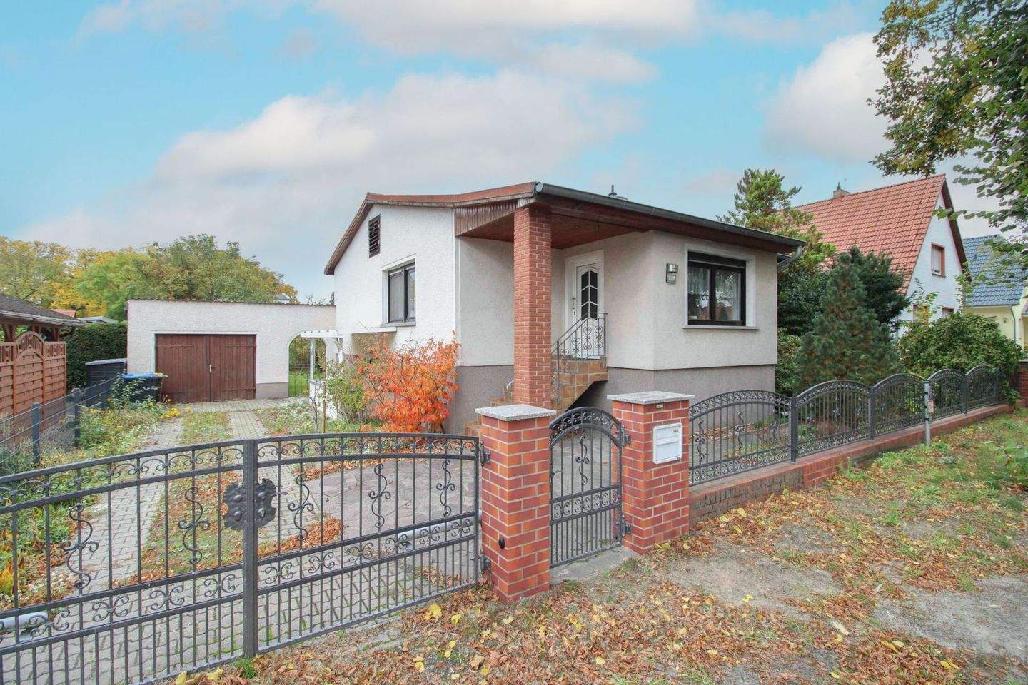 Ein Zuhause mit Herz und Potenzial - Ihr Familienidyll in Velten – Velten – Bild 1 von 9