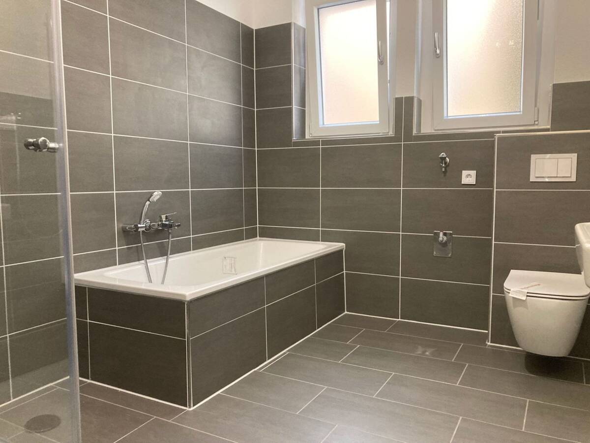 *** Charmante 2-Zi-Wohnung mit großzügigem und modernem Tageslichtbad *** – 45144 Essen – Bild 1 von 9