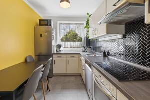 Modernisierte 2-Zimmer-Eigentumswohnung mit Balkon, Aufzug und Garage in Jenfeld – 22043 Hamburg – Vorschaubild 6