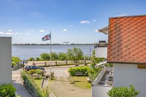 Zwischen Elbstrand und Treppenviertel – 22587 Hamburg – Vorschaubild 3
