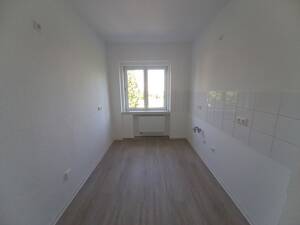 Eine 3 Raumwohnung mit Balkon - frisch renoviert! – 1309 Dresden – Vorschaubild 8