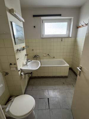 LAUTERBORN: Sanierungsobjekt mit Fernblick - 4-Zimmer-Wohnung mit Balkon - Preis VB – 63069 Offenbach am Main – Vorschaubild 7