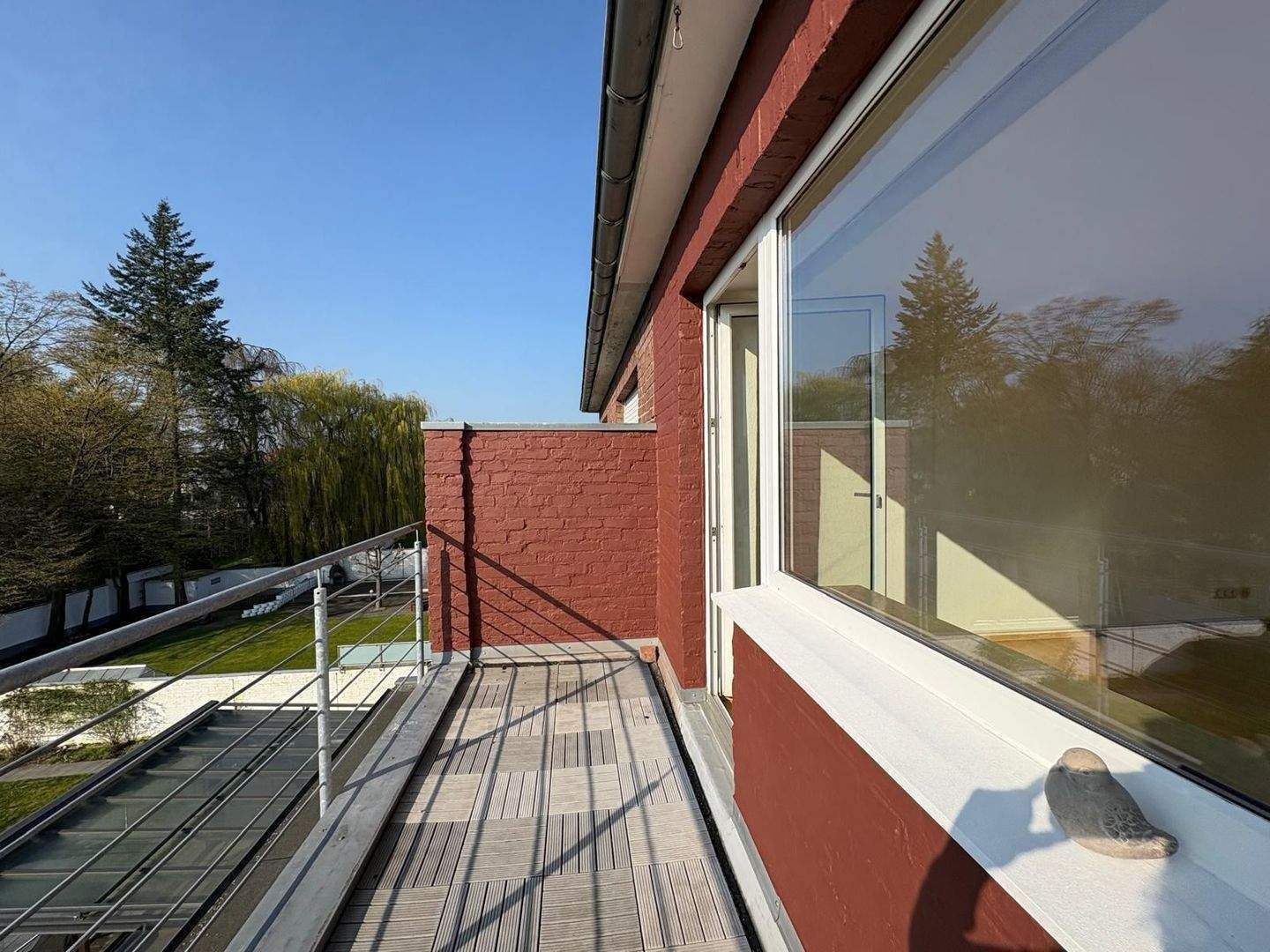Gemütliche und top geschnittene 2 Zimmer Wohnung mit Balkon im 3 Parteienhaus ! Traumhaftes Wohnen direkt am Grenzlandstadion und Fachhochschule ! – Mönchengladbach – Bild 1 von 9