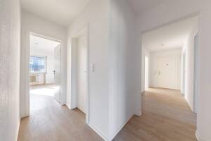 Schöne 4-Zimmer-Wohnung mit Balkon in ruhiger Lage – 22047 Hamburg – Vorschaubild 4