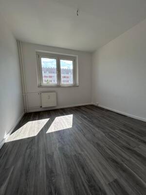 Frisch renovierte 2-Raum Wohnung mit Balkon – 39240 Calbe (Saale) – Vorschaubild 5