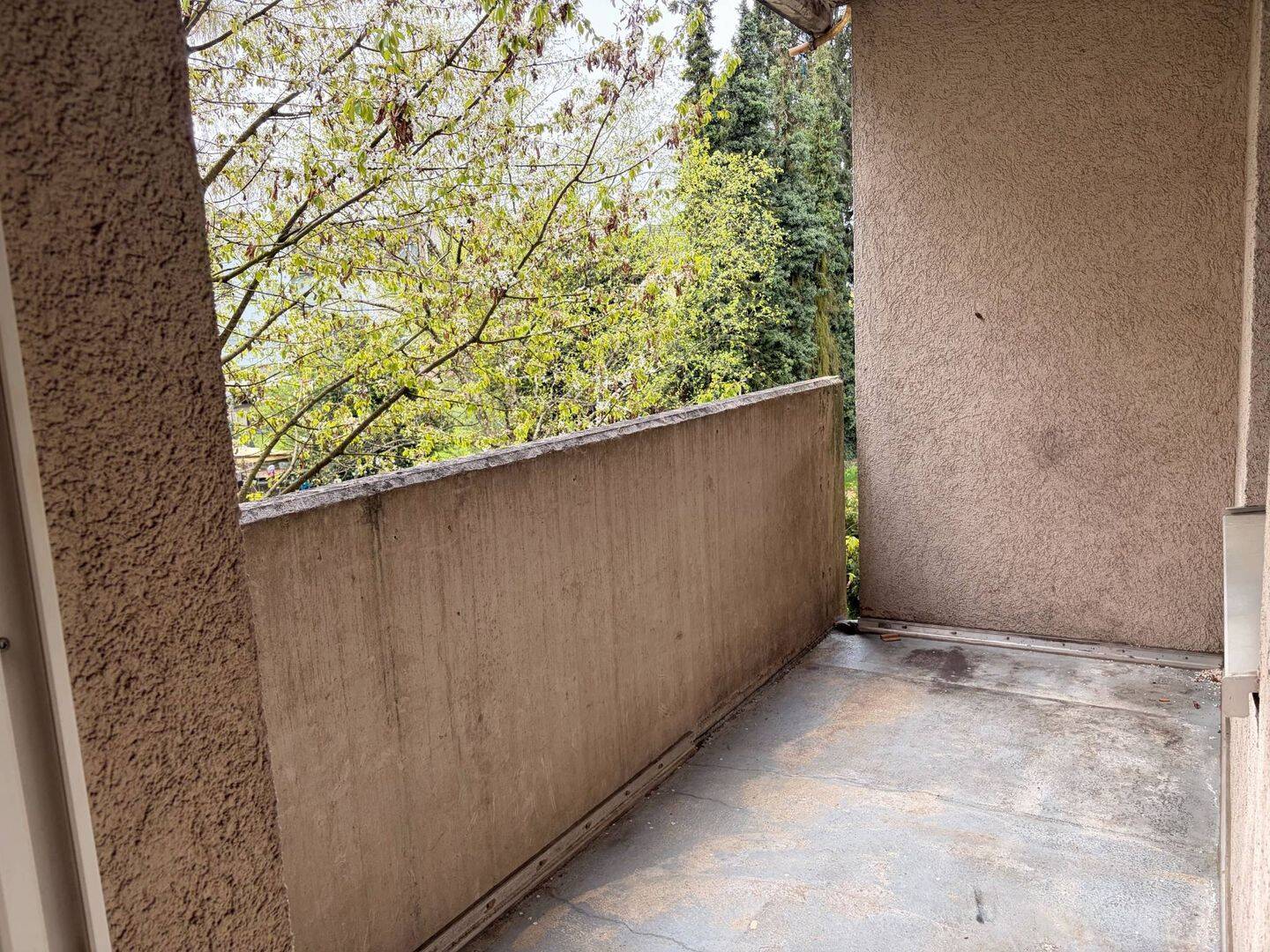Helle 4-Zimmer-Wohnung mit BALKON und Wannenbad – Solingen – Vorschaubild 2