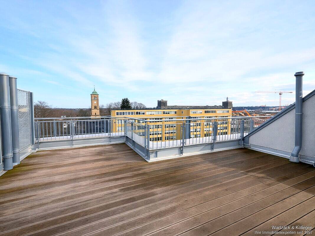 Penthouse-Glück bei der Fürther Freiheit - große Dachterrasse