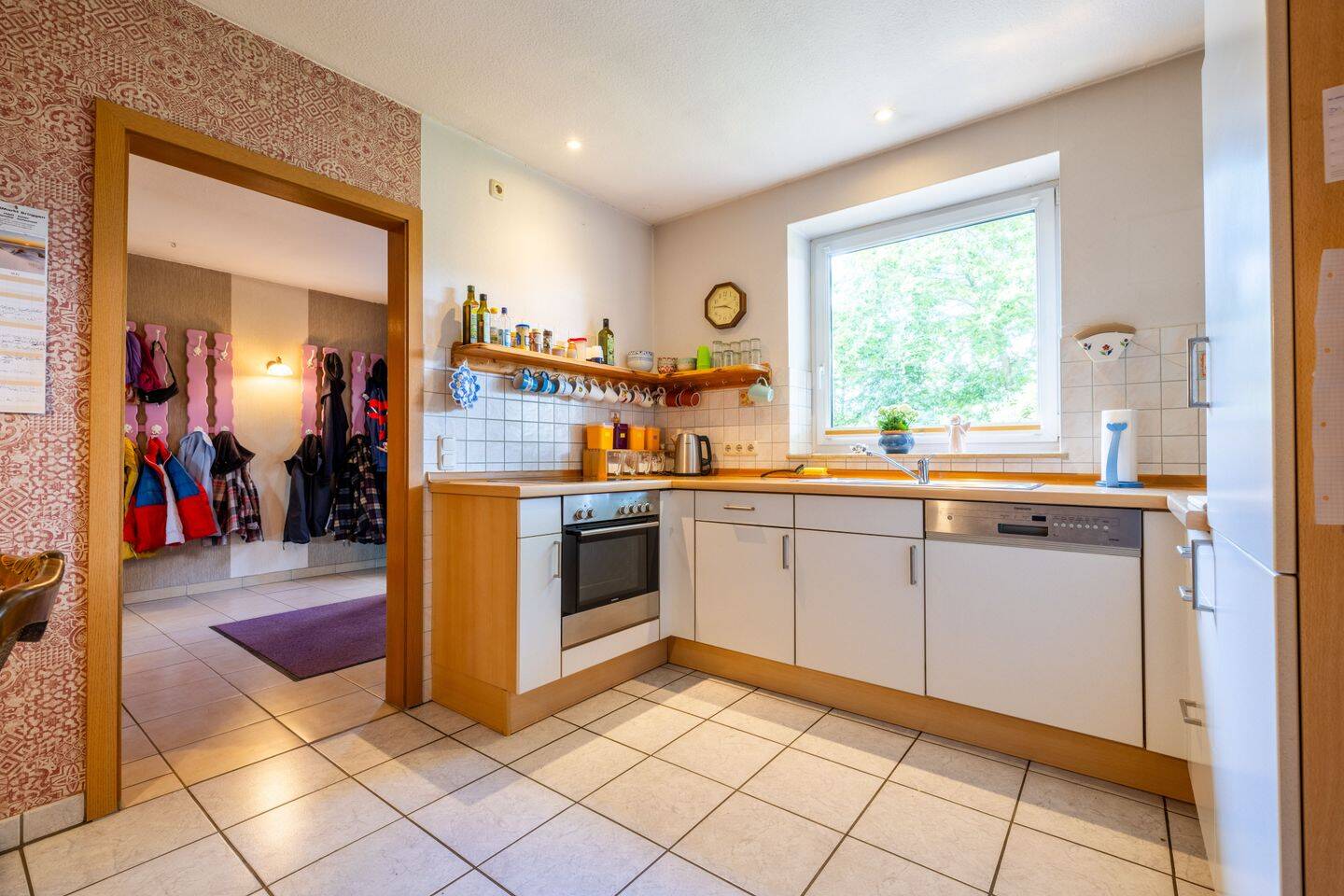 Familienhaus plus Einliegerwohnung auf Traumgrundstück mit 2.354 m² Größe in Hohn – Hohn – Vorschaubild 5