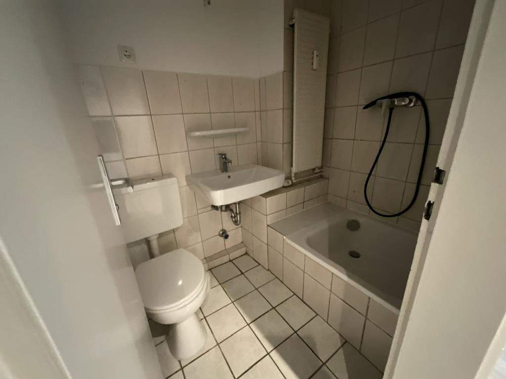 3-Zimmer-Wohnung in Duisburg Wanheimerort mit Laminat – Duisburg – Vorschaubild 5
