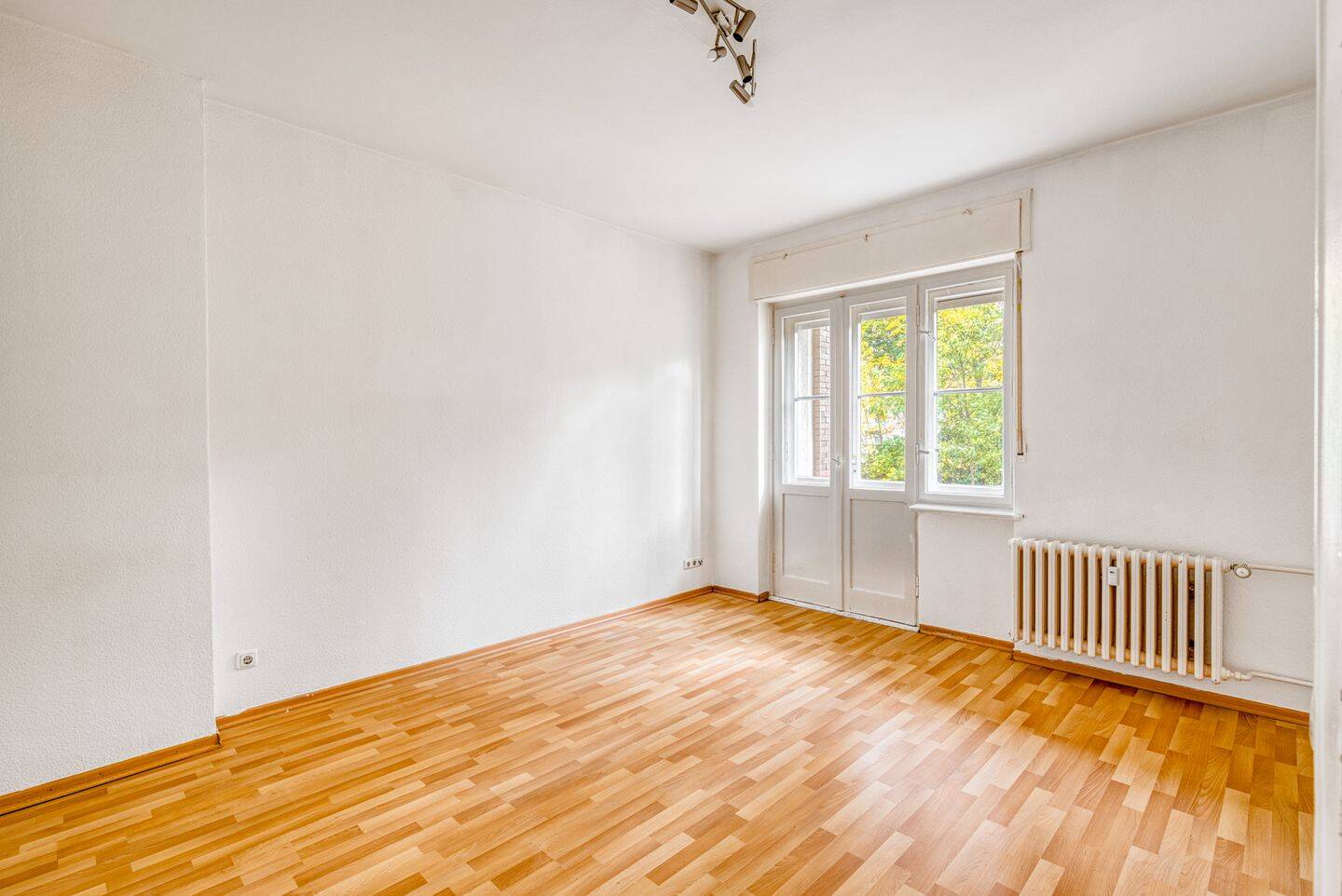 2-Zimmer-Wohnung mit schöner Loggia in zentraler Lage