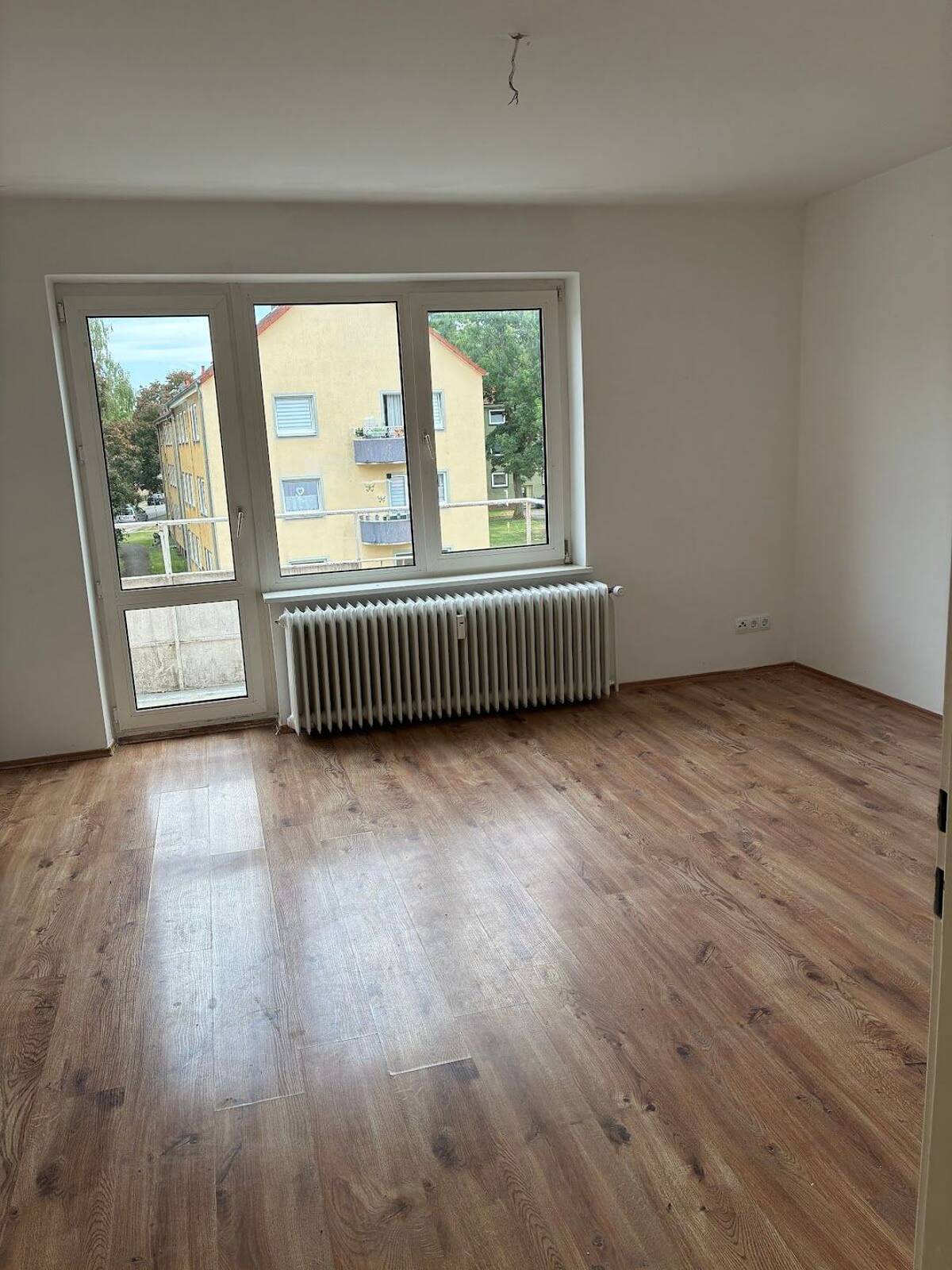 Zentral. Hell. Bezugsfertig - 3 Zimmer mit Balkon im Herzen der Stadt – 38226 Salzgitter – Bild 1 von 5