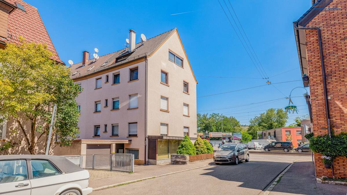 Dreifamilienhaus mit Ladeneinheit und Garage in Stuttgart-Wangen – 70327 Stuttgart – Bild 1 von 9