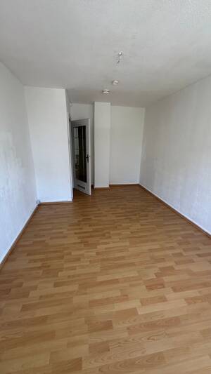 Biete 2 ZW+Grosse Küche+Bad/WC.ca.55qm.İst im gutem Lage.Kassel-West.Sofort einziehbar. – 34131 Kassel – Vorschaubild 6