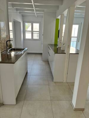 Außergewöhnliche 3-Zimmer-Wohnung mit XXL-Dachterrasse, Balkon, Einbauküche und TG-Stellplatz – 72762 Reutlingen – Vorschaubild 7