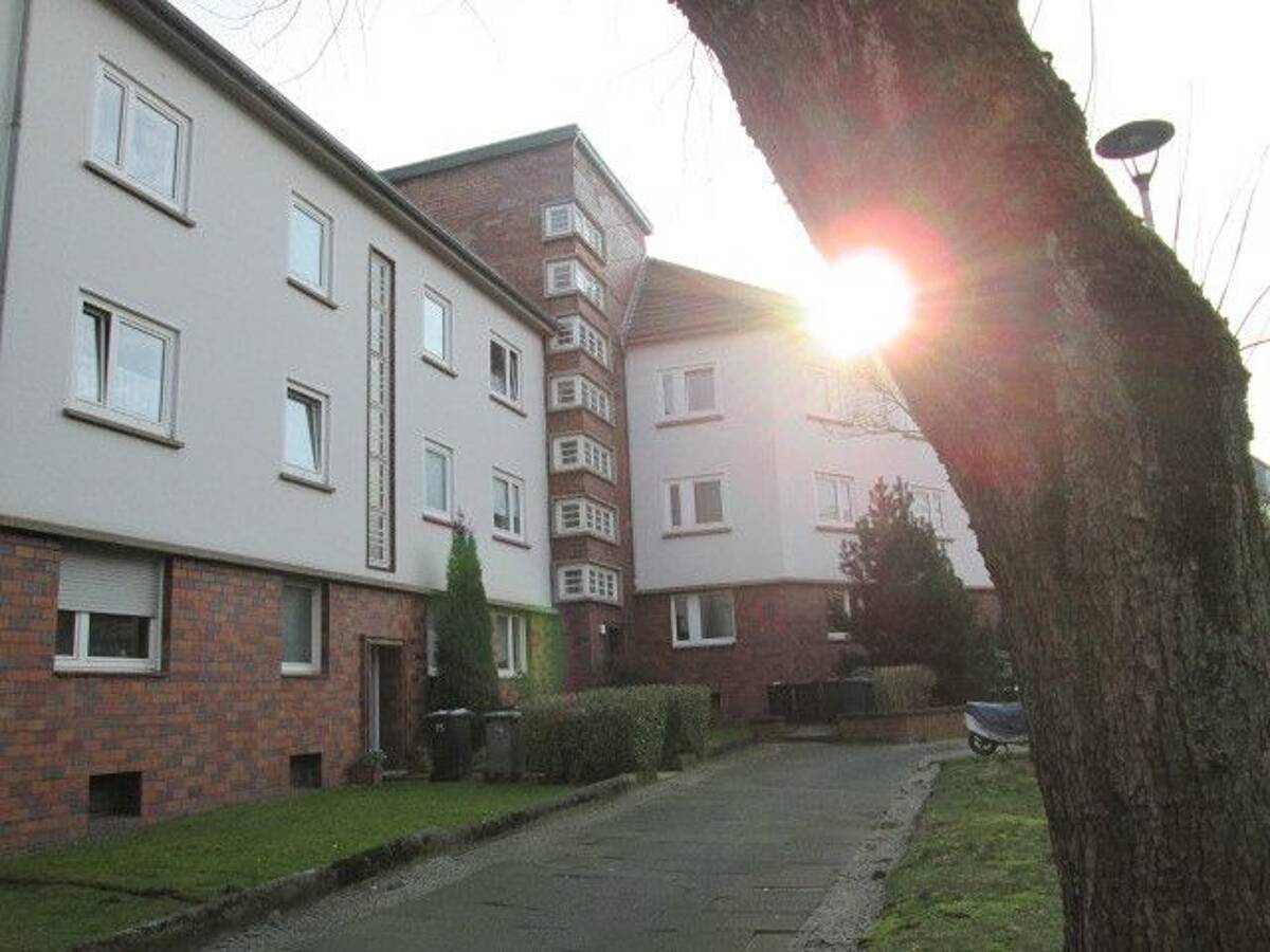 Schöne Singlewohnung mit Balkon ! – 44803 Bochum – Bild 1 von 8