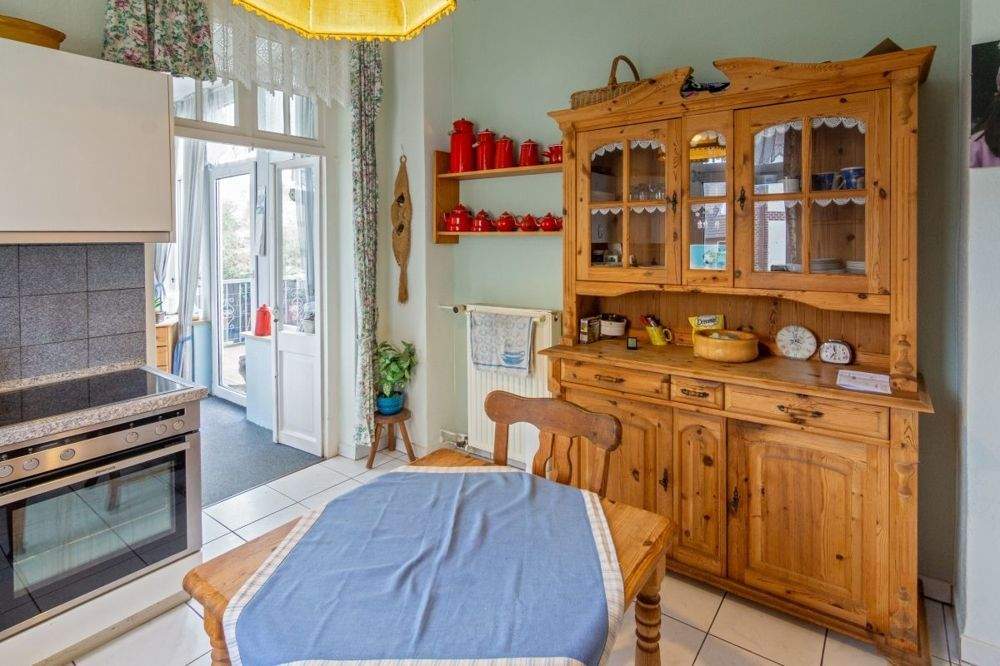 Jugendstilvilla mit EBK, Wintergarten und Garage! – Norden – Vorschaubild 8