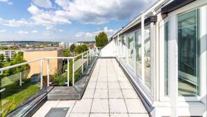 Exklusive Dachgeschosswohnung mit Penthouse-Flair und Panorama-Glasfront // Licht, Weite und Dachterrasse auf besonderem Niveau – 74321 Bietigheim-Bissingen – Vorschaubild 6