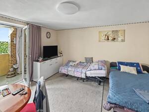 Kapitalanlage: Vermietetes 1-Zimmer-Apartment mit Balkon in gefragter Lage von Fürth - Hardhöhe – 90766 Fürth – Vorschaubild 3