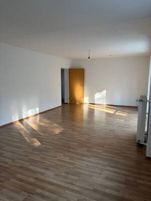 Großzügige 3-Zimmer-Wohnung mit Aufzug & Süd-West-Balkon in umfassend modernisiertem Wohngebäude (Sanierung 2025) - sofort bezugsfrei – 91056 Erlangen – Vorschaubild 6