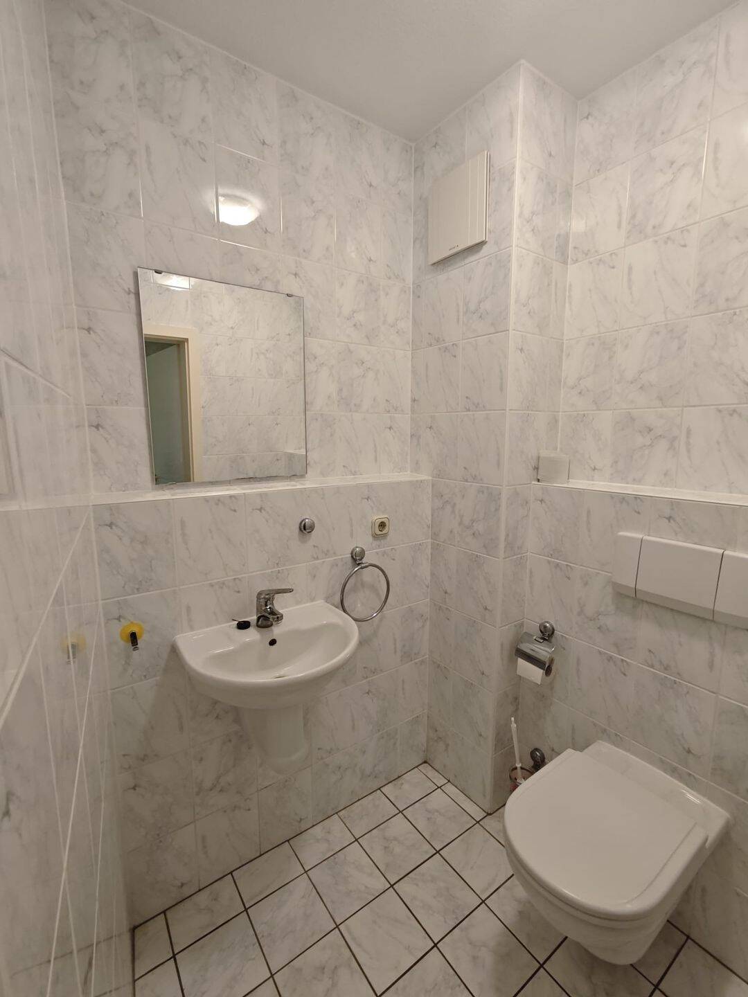 Ruhig&Hell 2-Zi. Wohnung in Heidingsfeld – Würzburg – Vorschaubild 7