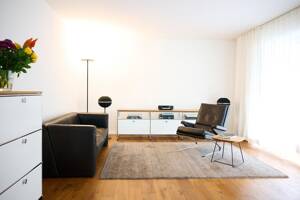 Renoviertes Schmuckstück in Golzheim (Provionsfrei), + Garage & Stellplatz möglich – 40474 Düsseldorf – Vorschaubild 2
