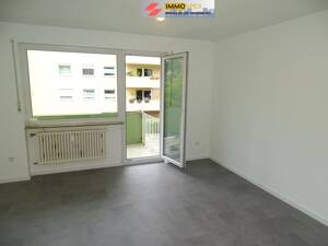 Sehr gut geschnittene 3-Zimmer- Wohnung, neu renoviert in Top-Lage! – 79100 Freiburg im Breisgau – Vorschaubild 2
