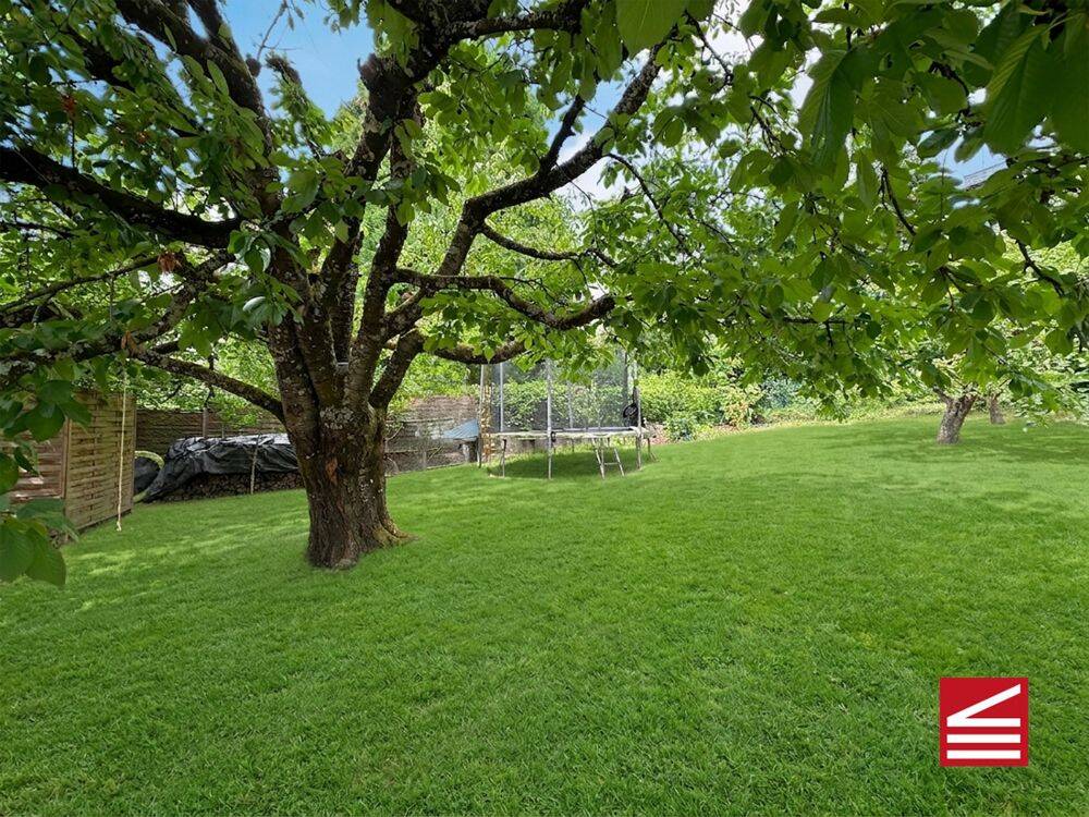 Baden-Baden, Zweifamilienhaus mit großem Garten, Hof und 3 Garagen! – Baden-Baden – Vorschaubild 9