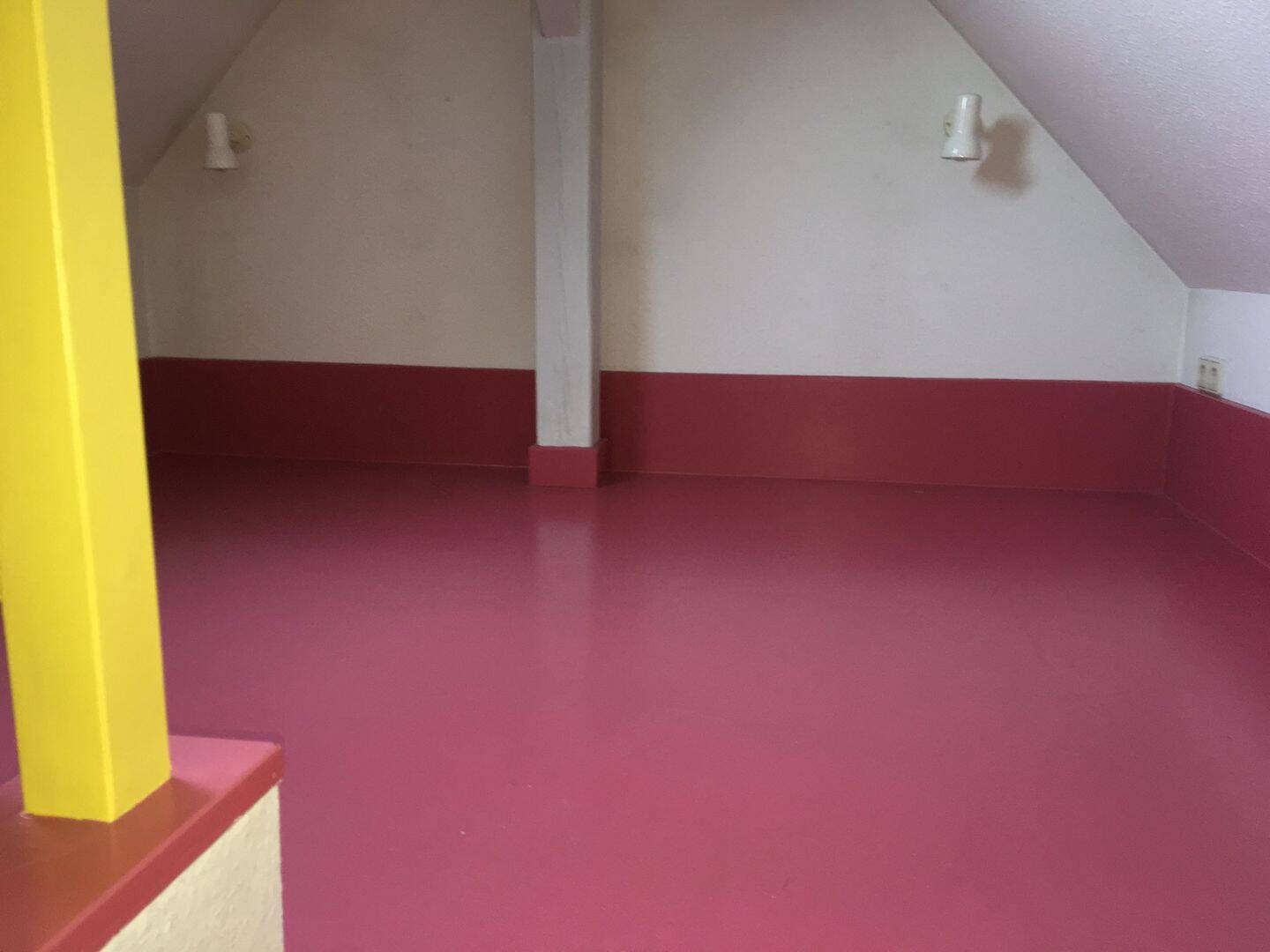 Villa Kunterbunt! 1,5-Zi-DG-Whg. 40 qm, 3.OG ohne Aufzug in einem kleinen denkmalgeschützen Anwesen – Nürnberg – Vorschaubild 8