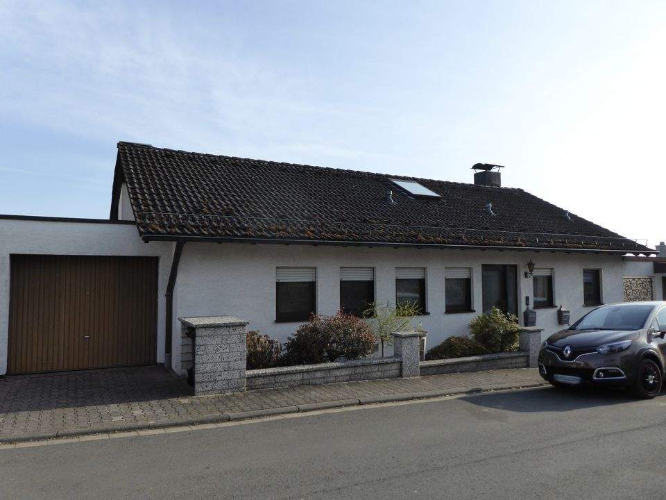 Großzügiges Familienglück mit sonnigen Balkonen und Weitblick in Eisenbach! – Selters – Bild 1 von 9