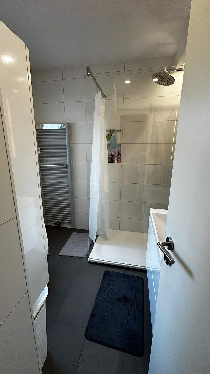 N-Nähe Stadtpark, geschmackvoll renovierte, top gepfl. 3-ZW mit optimaler Raumaufteilung, Tageslichtbad, 2 Blk u. Carport – Nürnberg – Vorschaubild 5