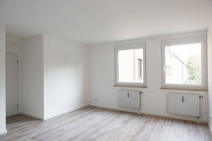 HELLE, ATTRAKTIVE 3-ZIMMER WOHNUNG, KÜCHE UND TIEFGARAGENSTELLPLATZ. DIREKT VON EIGENTÜMER – Nürnberg – Vorschaubild 4