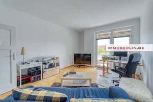 IMMOBERLIN.DE - Freundliche Altbauwohnung mit Balkonloggia zwischen City-West & Grunewald – 14199 Berlin – Vorschaubild 1