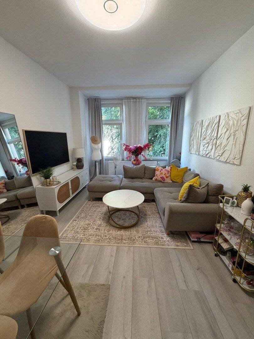 Renovierte Altbauwohnung, 2 Zi KüDB, Röhrenstraße in Düsseldorf