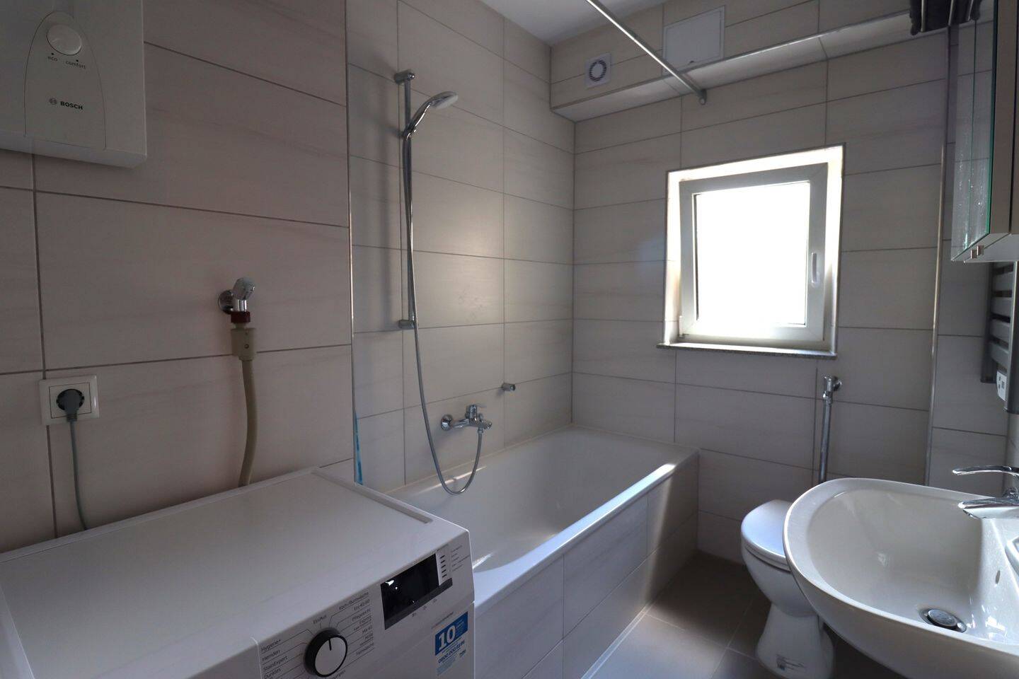 Stilvoll, zentral, bezugsfrei -voll möblierte 55 m² - 2-Zimmer-Wohnung – Nürnberg – Vorschaubild 4