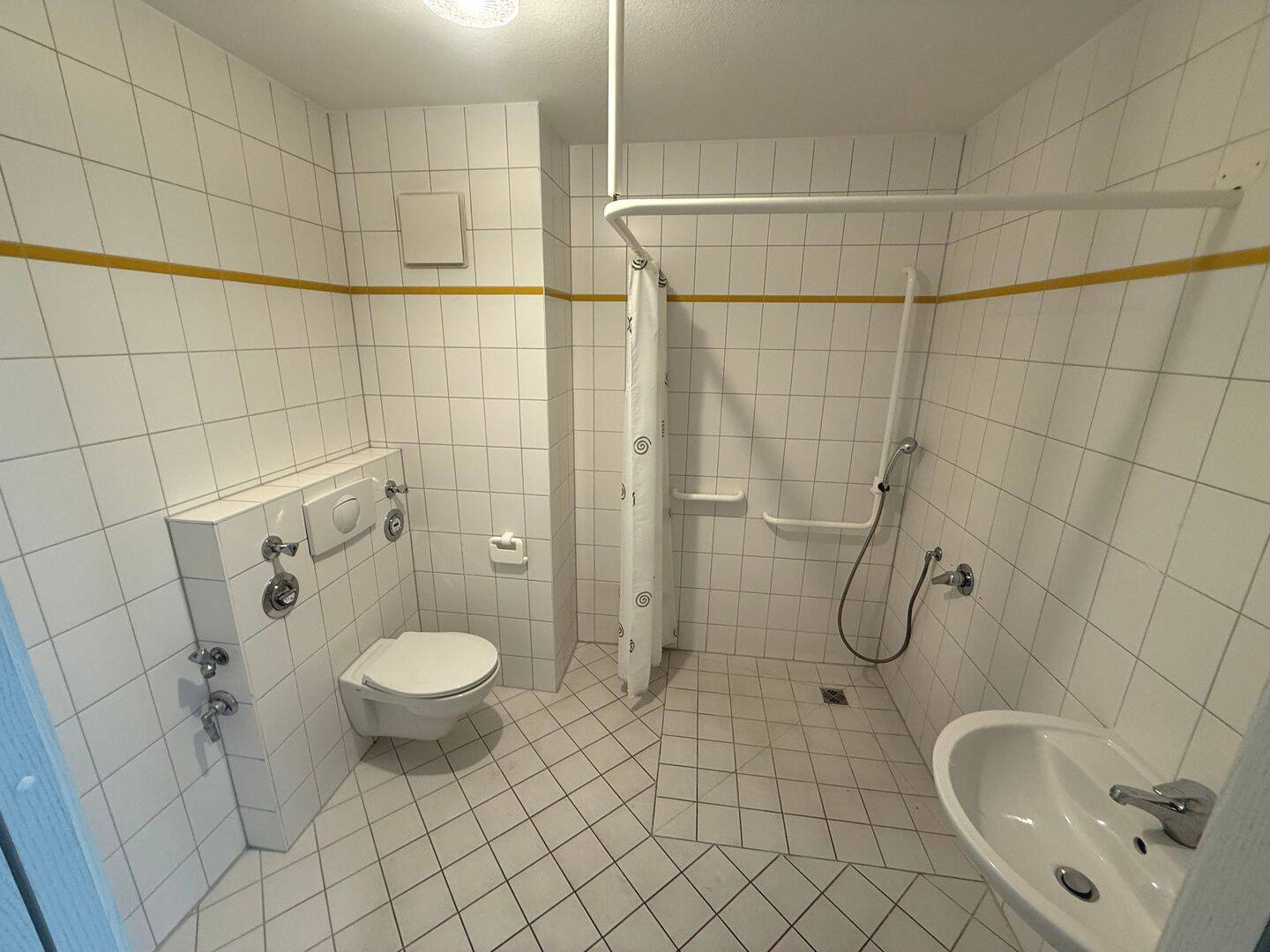 BARRIEREFREI - APARTMENT MIT BALKON - SENIOR LIVING - – Chemnitz – Vorschaubild 2