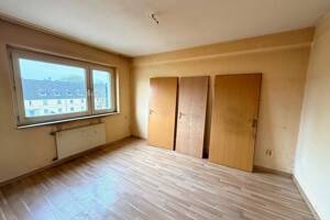 Renovierungsbedürftige 2,5-Zimmer-Wohnung mit großem Potenzial in begehrter Wohnlage – 40468 Düsseldorf – Vorschaubild 3