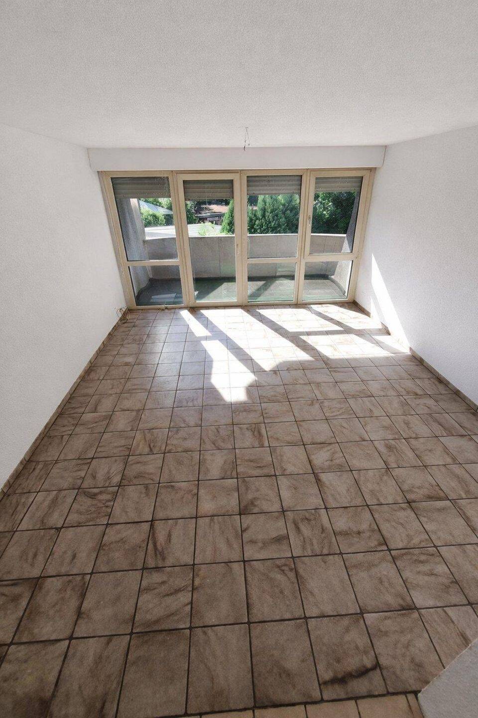 Perfekt geschnitte, helle 3-Zimmer-Wohnung mit XXL-Wohnzimmer – Essen – Vorschaubild 2