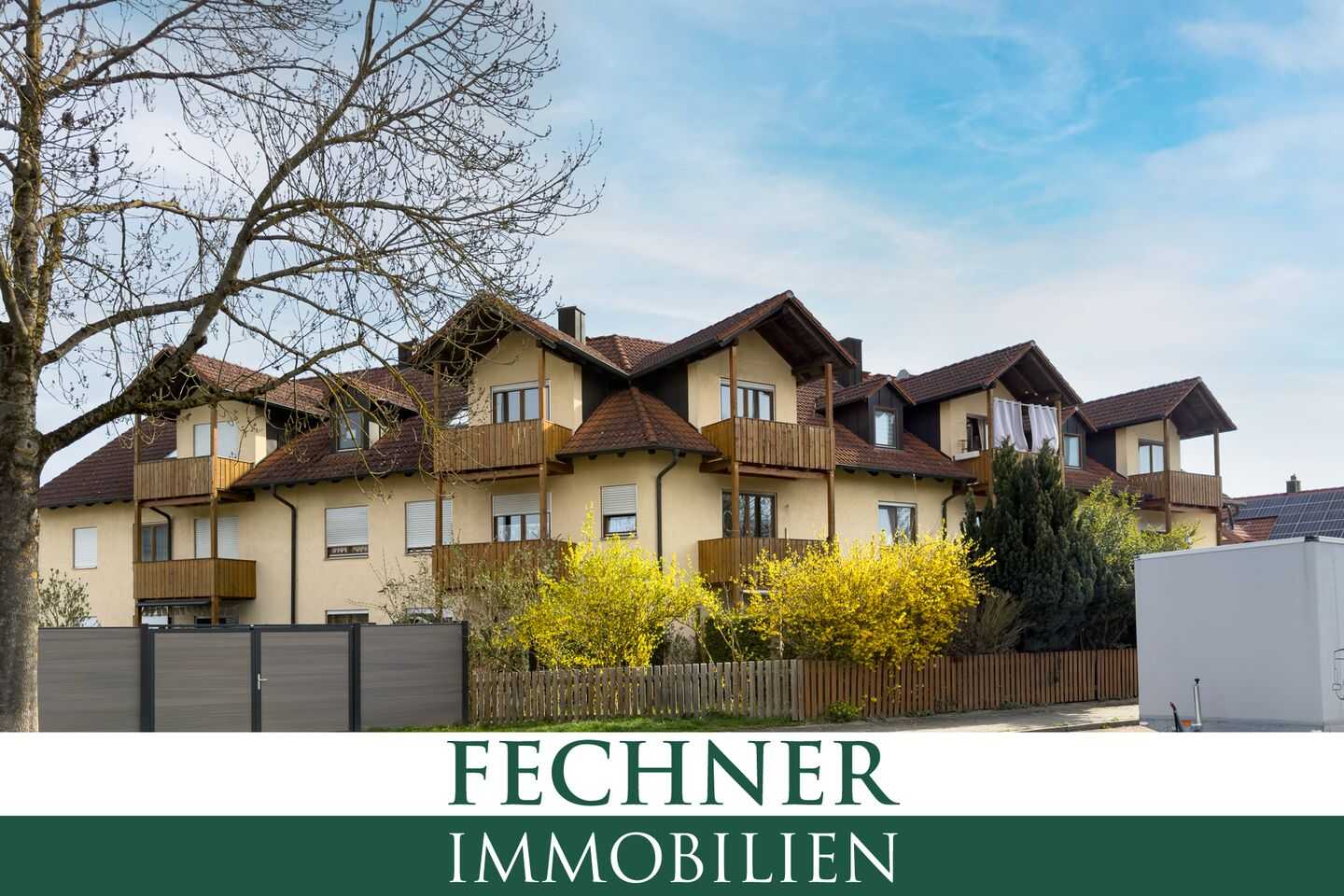Renovierungsbedürftig aber sofort verfügbar! 3-ZKB im Dachgeschoss, zwei Balkone, Garage und Keller!