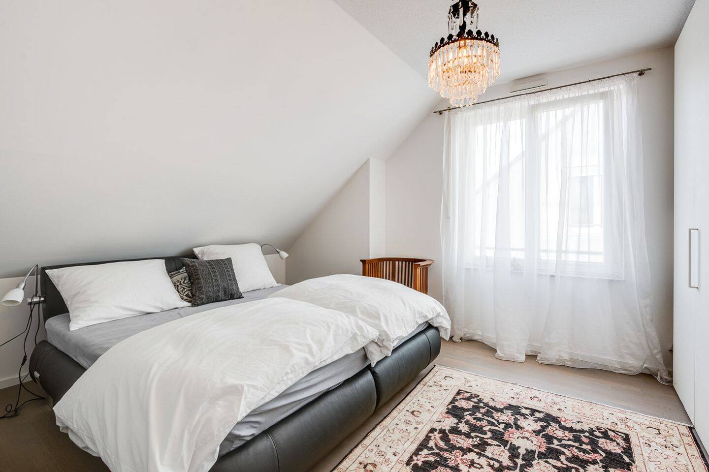 AIGNER - Moderne Maisonette mit traumhaftem Blick ins Grüne, hohem Freizeitwert und S-Bahn-Nähe – München – Vorschaubild 5