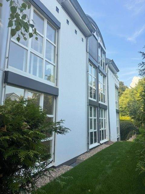 6 Zimmer-Maisonette-Wohnung mit 2 Terrassen, Einbauküche, eigenem Garten (250m²), Stellplatz – Berlin – Vorschaubild 2